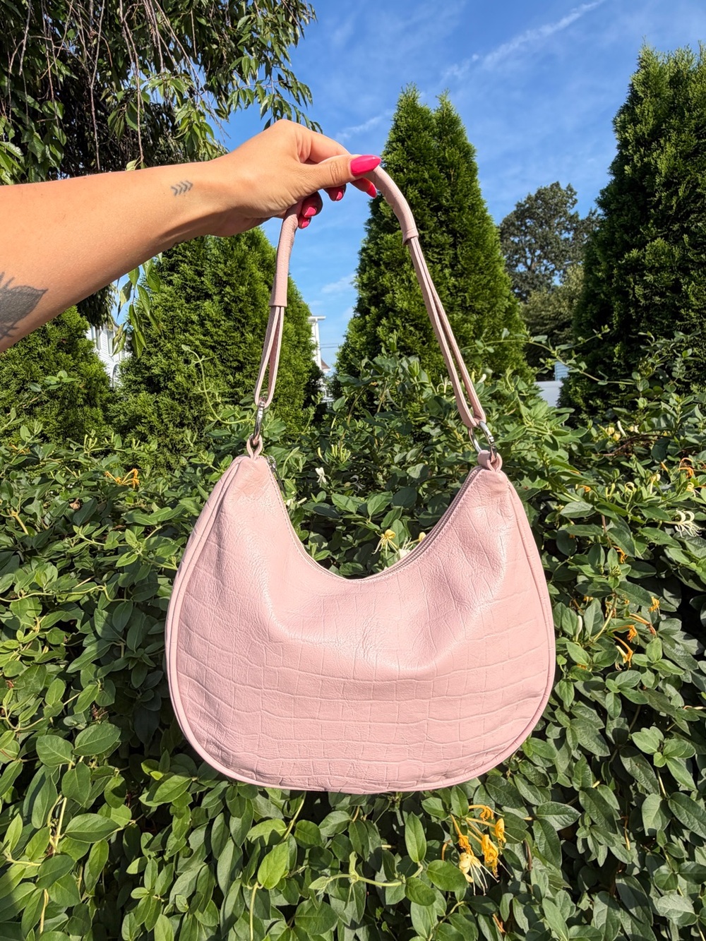 Maurizio Taiuti Baby Pink Croc Embossed Crescent Shoulder Bag Made in Italy